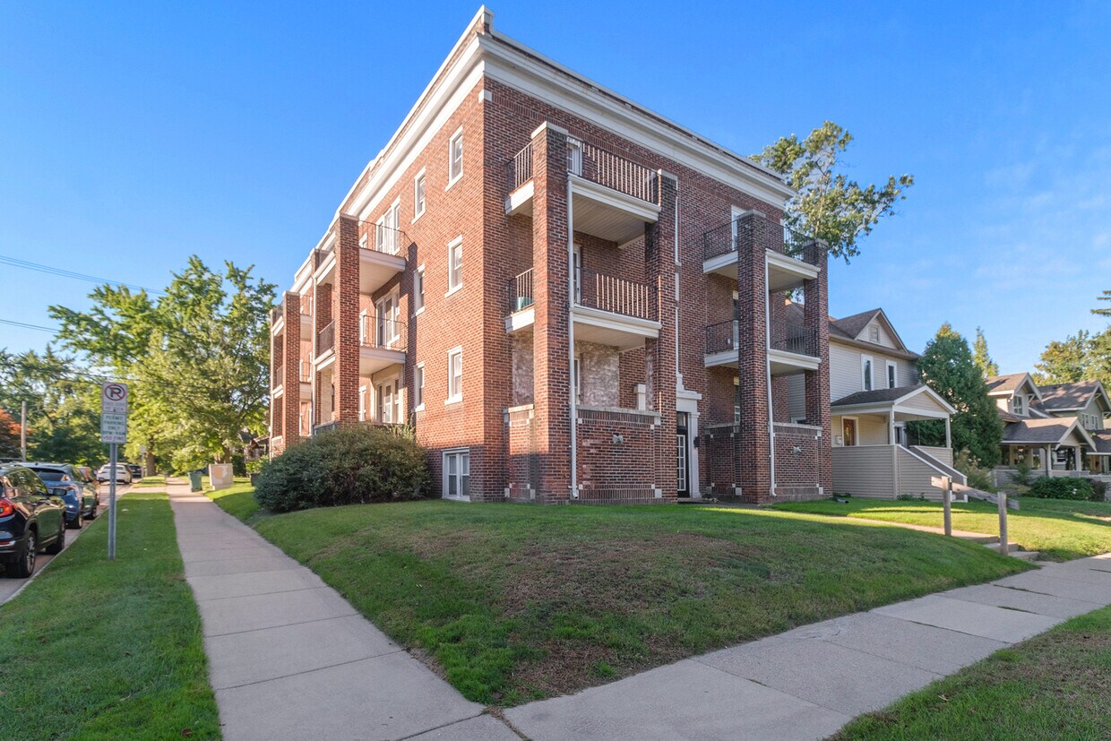 Foto principal - 601 W 4th St