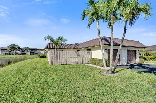 Foto del edificio - 125 Lake Paula Dr