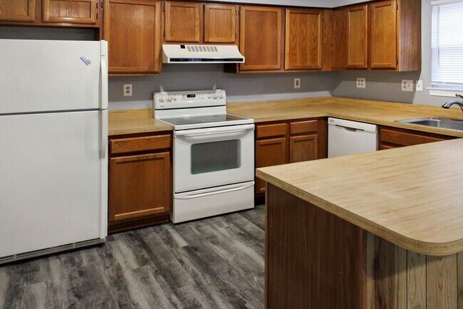 Building Photo - 6032 Red Wolf Pl
