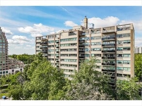 Exterior - Avenue Road-484