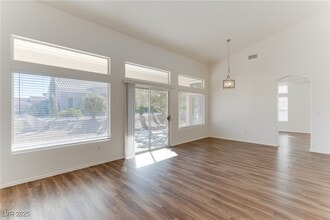 Building Photo - 10729 Shackleton Dr