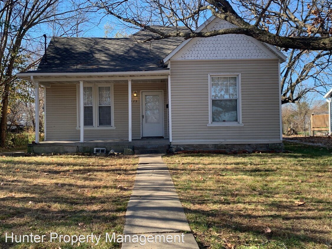 Primary Photo - 3 br, 1 bath House - 929 N Rogers Ave