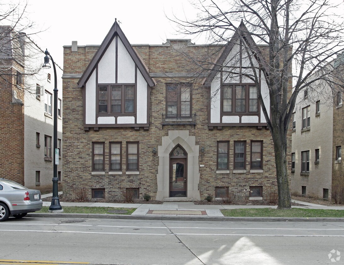 Building Photo - 3546 N Oakland Ave