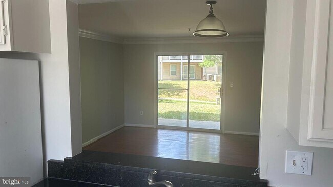 Foto del edificio - 1012 Spring Valley Ct