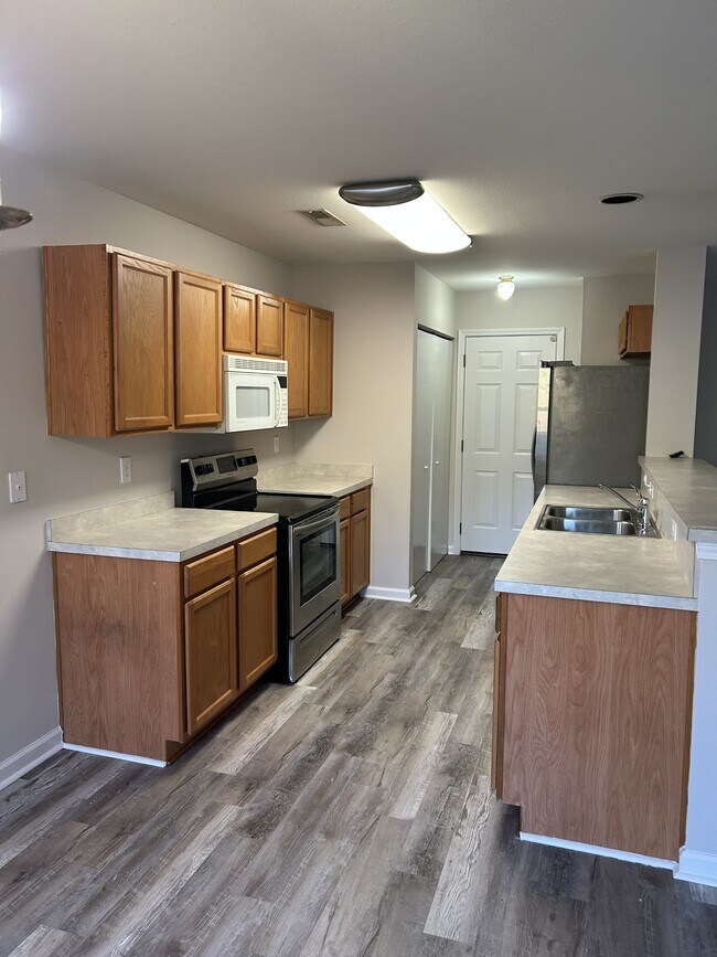 Foto del edificio - 2445 Whetstone Ln