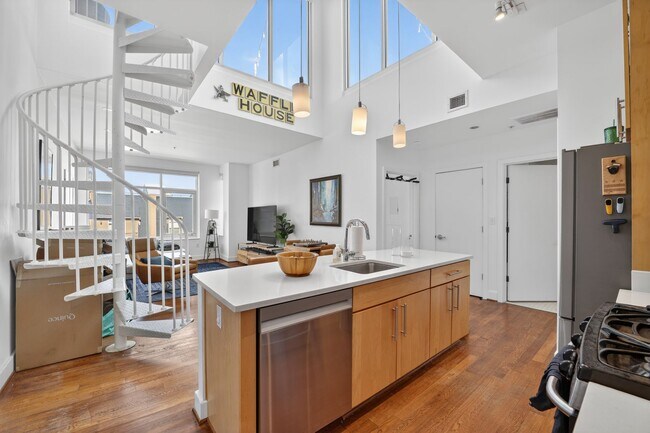 Foto del edificio - Modern 2BR Condo with Parking Included in Columbia Heights. Walkable Location!