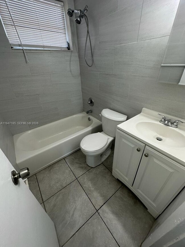 Foto del edificio - 1545 NW 8th Ave