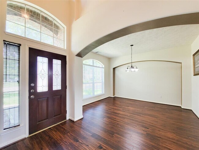 Building Photo - 2326 Summer Wind Dr