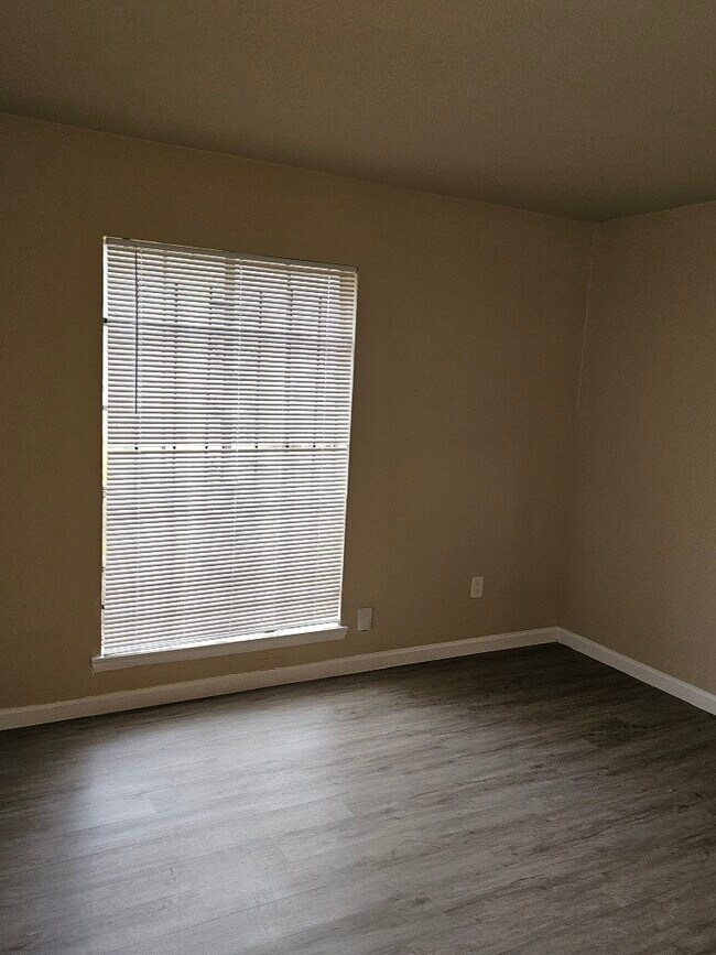 Foto del edificio - 6815 Beachwood St