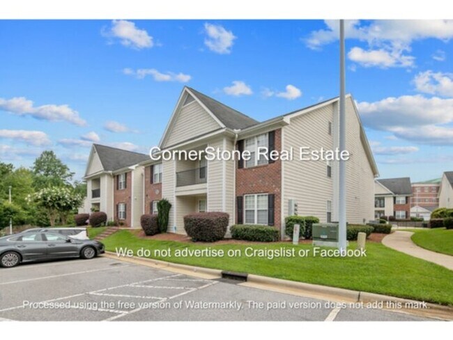 Foto del edificio - 4050 Bardstown Ct
