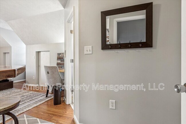 Foto del edificio - 100 Raymond Dr