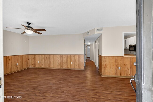 Foto del edificio - 1426 Mountain Ranch Rd