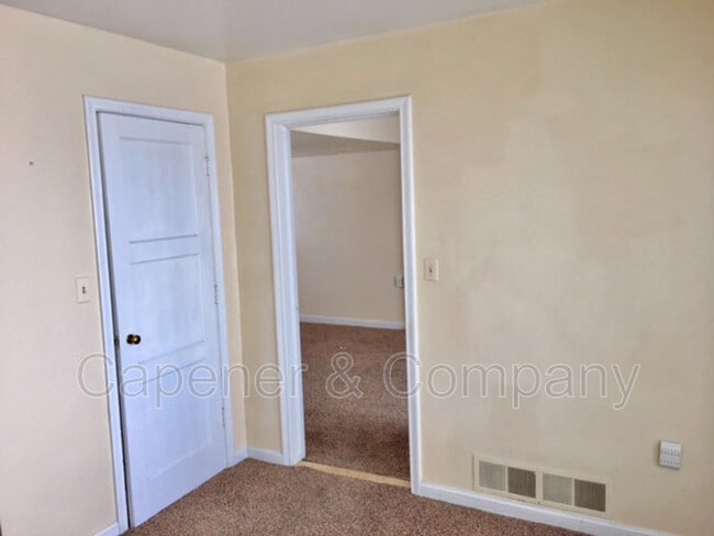 Building Photo - 28 N 200 E