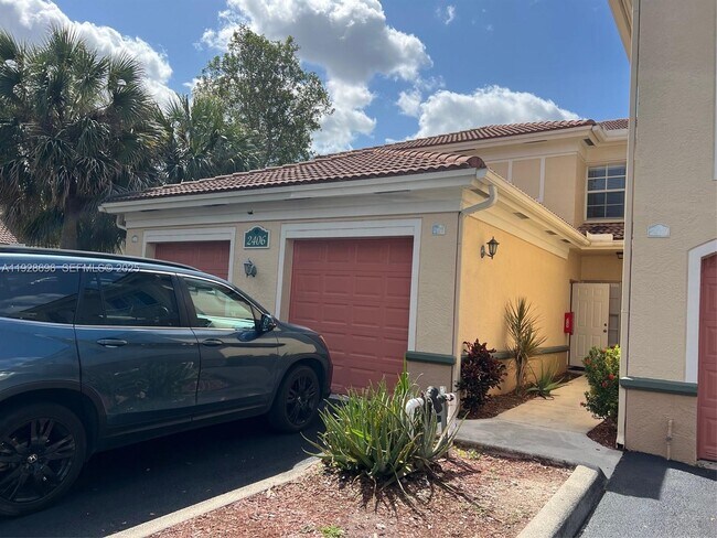 Foto del edificio - 2406 Centergate Dr