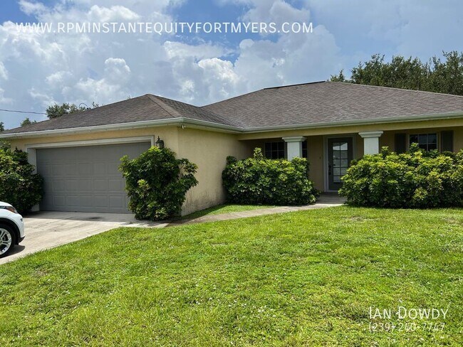 Building Photo - 2531 Sunniland Blvd
