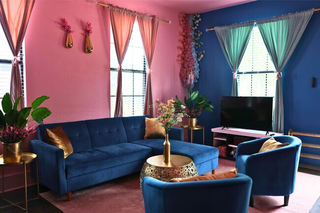 Foto del edificio - 2705 E 3rd St