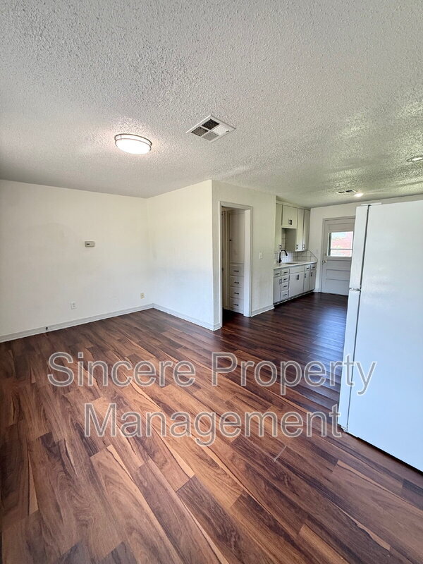Building Photo - 9313 Mahler Pl