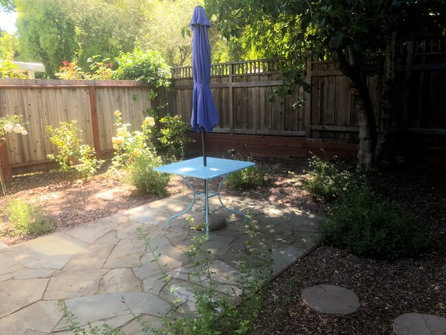 Building Photo - 17 San Gabriel Dr