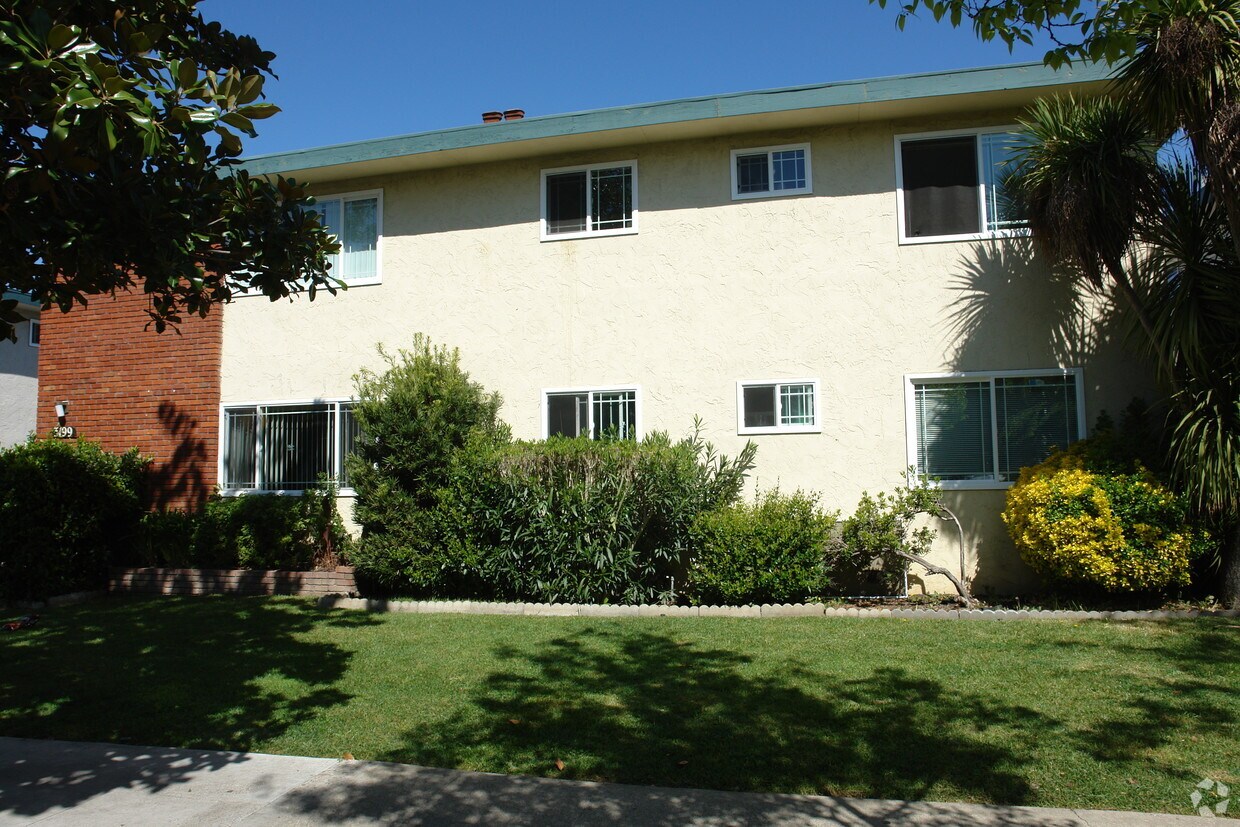 Building Photo - 3199 Impala Dr