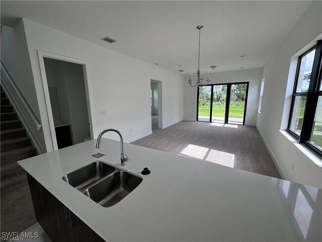 Foto del edificio - 5665 Cassidy Ln