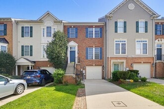 Building Photo - 10635 Hillingdon Rd