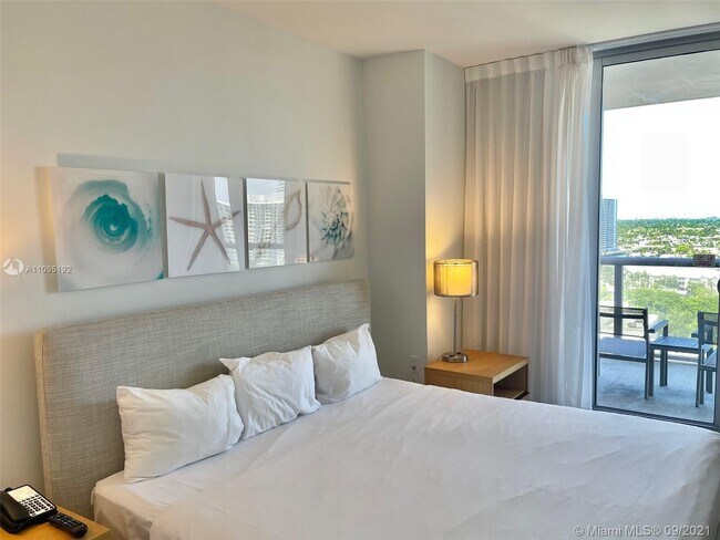 Building Photo - 2602 E Hallandale Beach Blvd