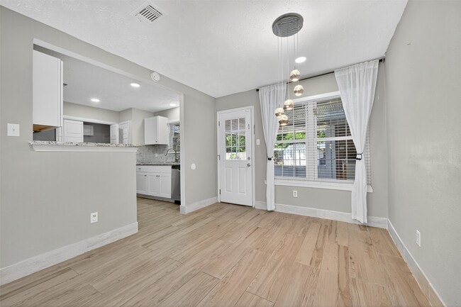 Foto del edificio - 8203 Huntermoor Cir