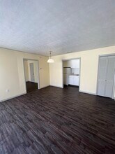 Building Photo - 2241 W Pensacola St