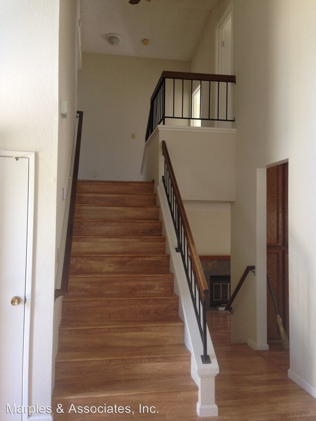 Building Photo - 2916 Sunflower Dr