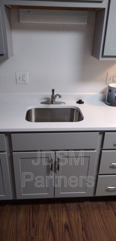 Foto del edificio - 5605 W Warren Ave