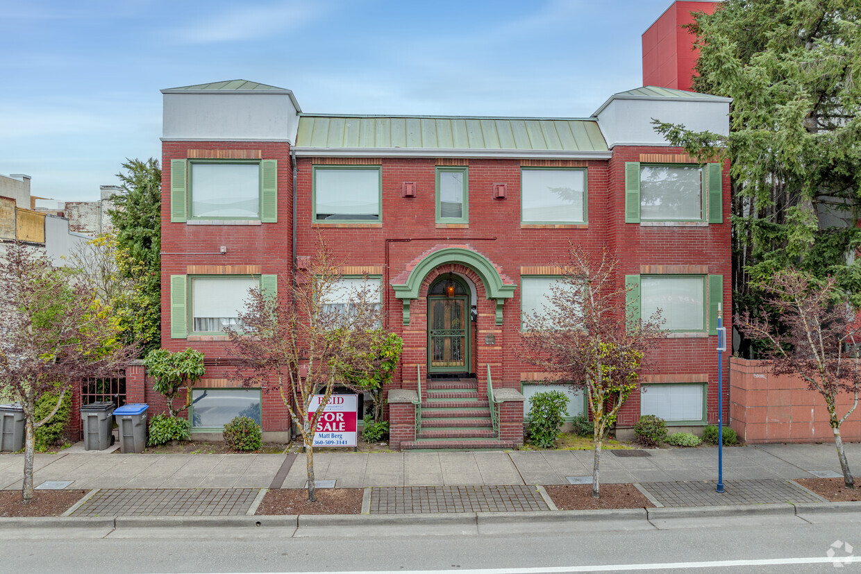 Primary Photo - Burwell Apartments