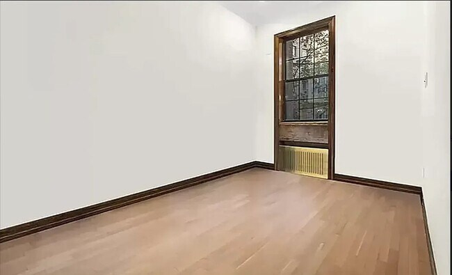 Foto del edificio - 121 E 37th St