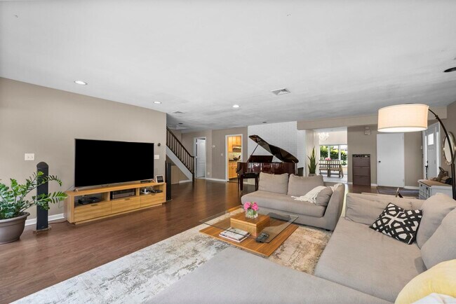 Building Photo - 926 Norgate Dr