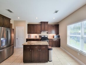 Building Photo - 406 Elm Lake Dr