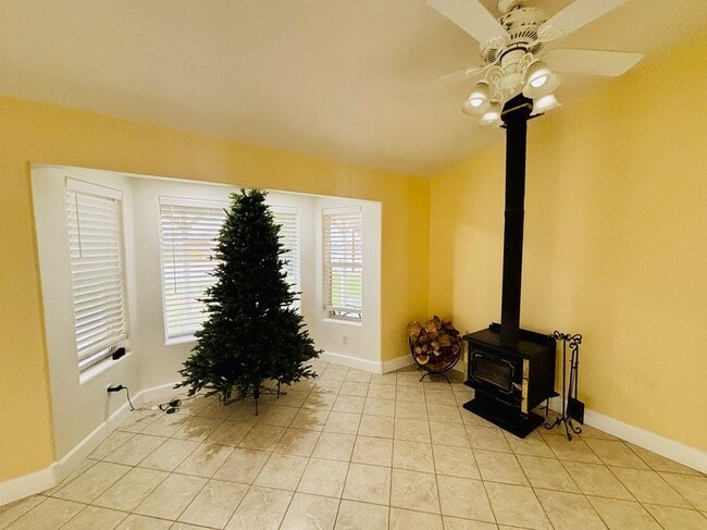 Foto del edificio - 41024 16th St W