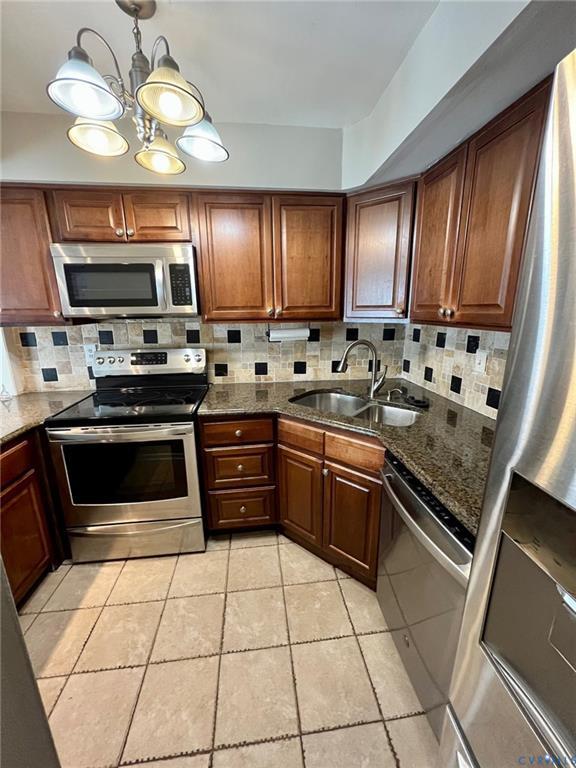 Foto del edificio - 18 Skipwith Green Cir