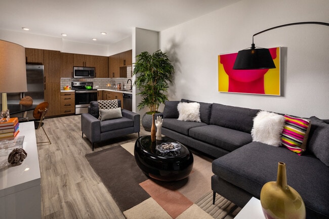 Building Photo - Clarendon Apartments