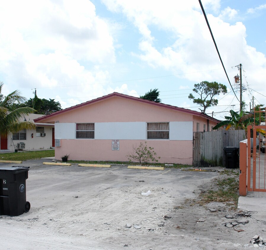 Foto del edificio - 2664-2668 SW 7th St