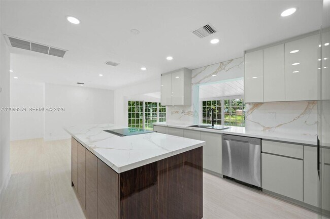 Foto del edificio - 11770 Griffing Blvd