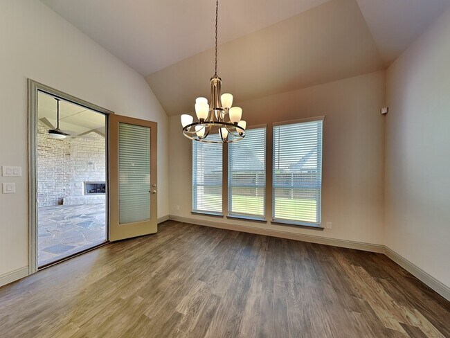 Foto del edificio - 614 Summer Oaks Dr