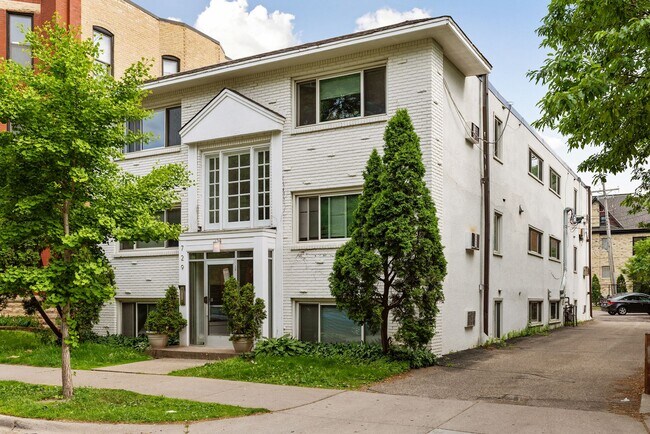 Foto del edificio - 729 E 16th St