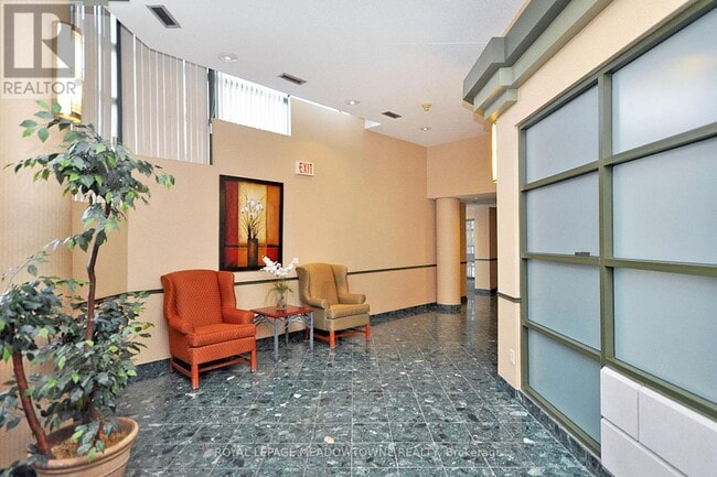 Photo du bâtiment - 4205-4205 Shipp Dr