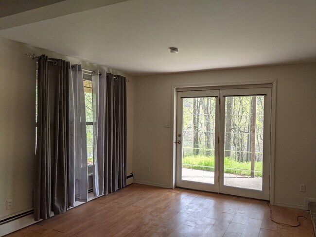 Sala de estar - 55 Swallow Trl