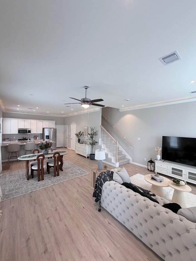 Building Photo - 907 Beebrush Ln