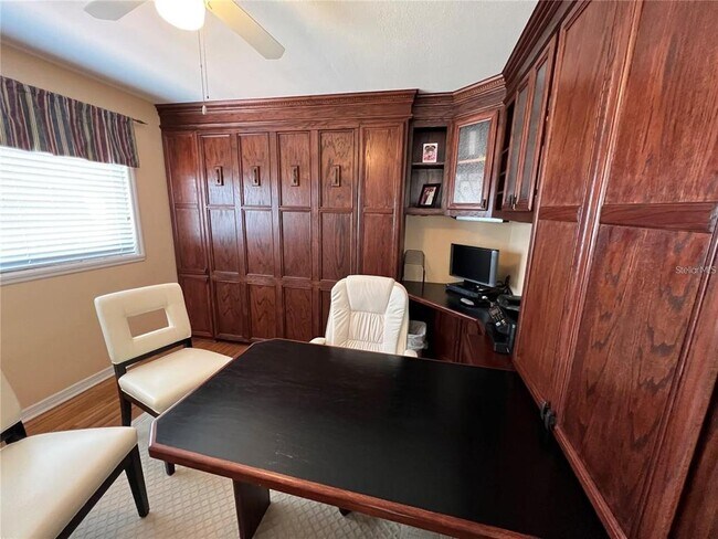 Building Photo - 2420 N Crystal Lake Dr
