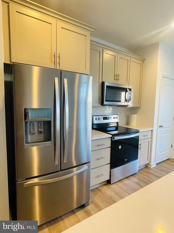 Building Photo - 505 Hillsdale Pl