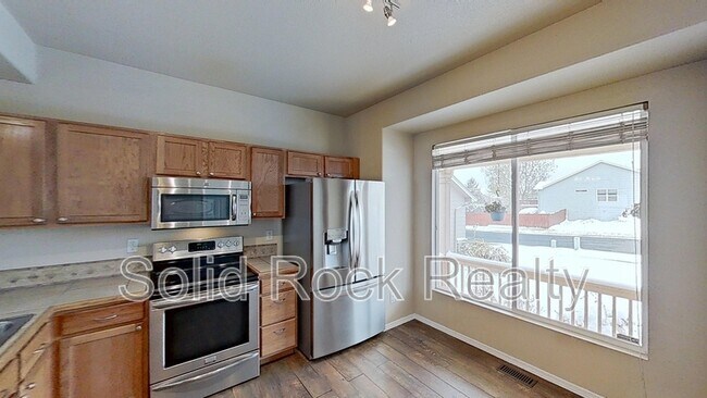 Foto del edificio - 4642 Crow Creek Dr