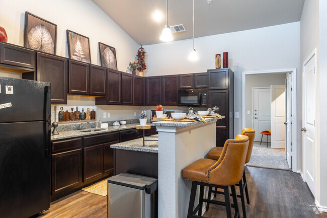 1BR, 1BA - 707SF - Kitchen - Falcons Nest