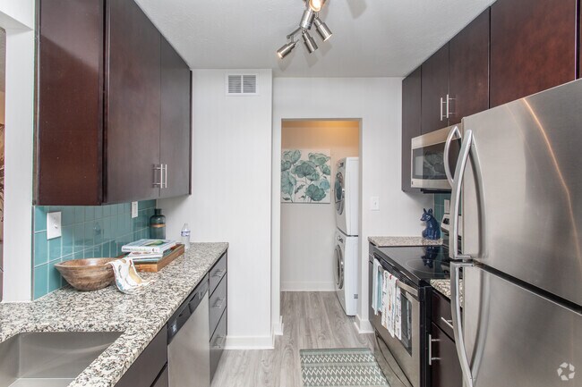 2BR, 2BA -1000SF - Broadleaf at Holcomb
