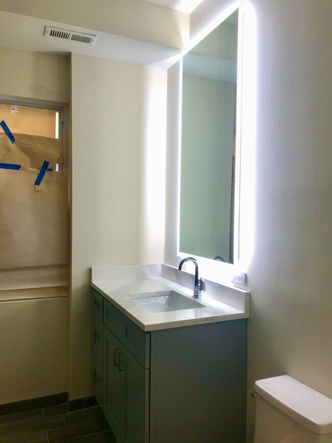 Building Photo - 3923 W Van Buren St